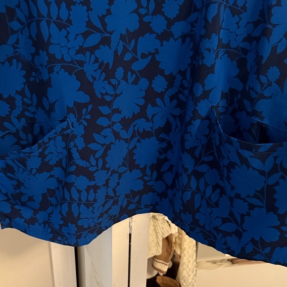 Floral Blue Scrub Top - Picture 3 of 3